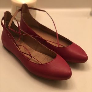 Born flats in red